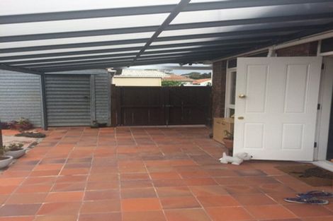 Photo of property in 2/43 Dale Crescent, Pakuranga, Auckland, 2010