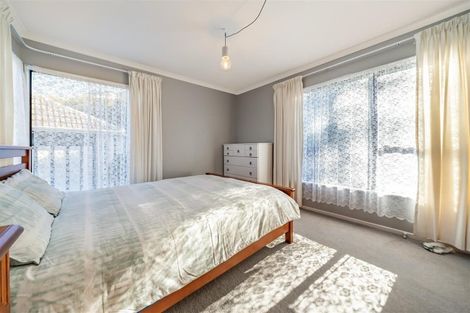 Photo of property in 10 Ordley Grove, Tawa, Wellington, 5028