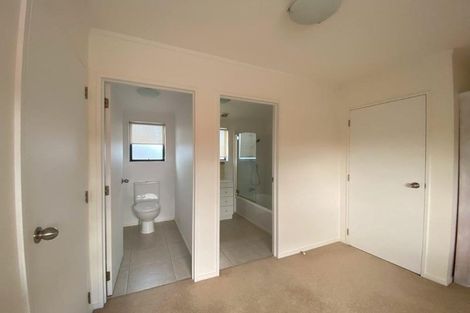 Photo of property in 2/90 Nile Road, Milford, Auckland, 0620