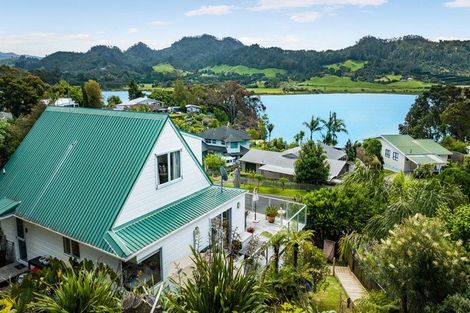 Photo of property in 12 Moana Drive, Tanners Point, Katikati, 3177