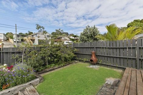 Photo of property in 22 Waiora Road, Stanmore Bay, Whangaparaoa, 0932