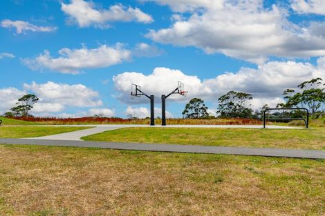 Photo of property in 10 Brains Road, Kelston, Auckland, 0602