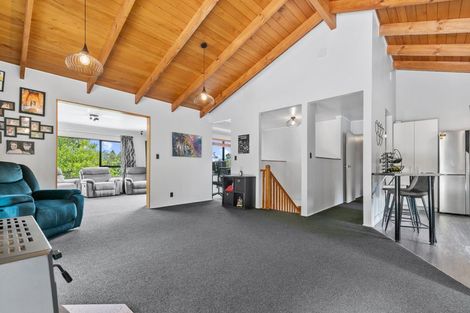 Photo of property in 2a Parklands Avenue, Swanson, Auckland, 0612