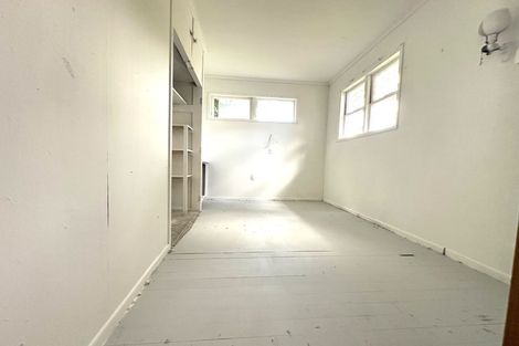 Photo of property in 305 Don Buck Road, Massey, Auckland, 0614