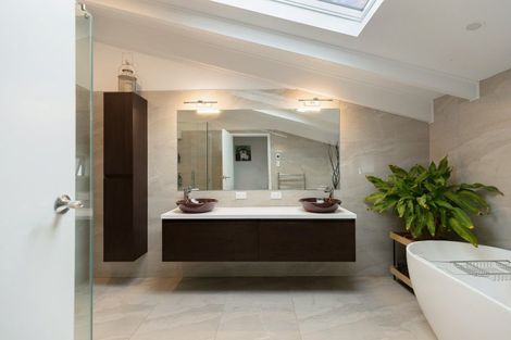 Photo of property in 20 Greenstone Place, Fernhill, Queenstown, 9300