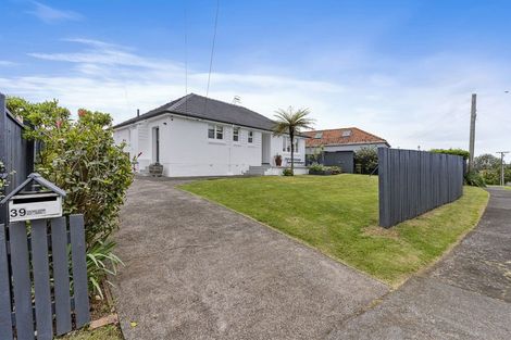 Photo of property in 39 Aliford Avenue, One Tree Hill, Auckland, 1061