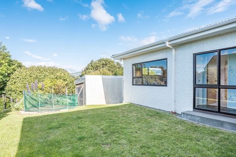 Photo of property in 115 Seaview Road, Paraparaumu Beach, Paraparaumu, 5032