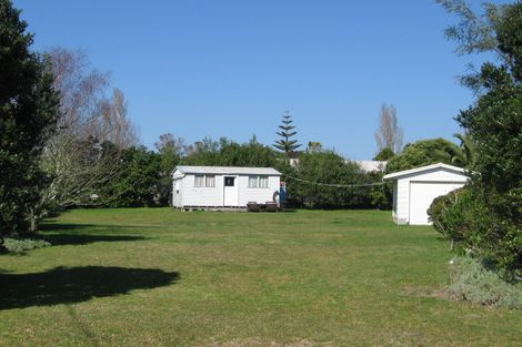 Photo of property in 14 Hardy Place, Cooks Beach, Whitianga, 3591