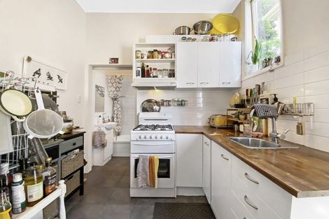 Photo of property in 14 Kenwyn Terrace, Newtown, Wellington, 6021