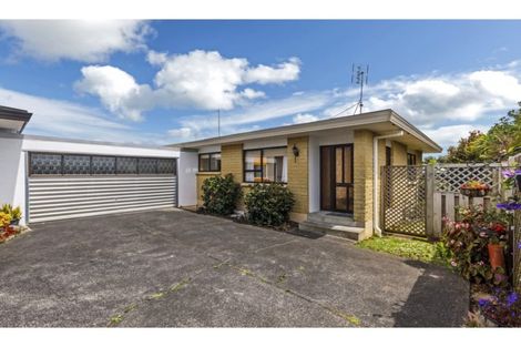 Photo of property in 2/208 Centreway Road, Orewa, 0931