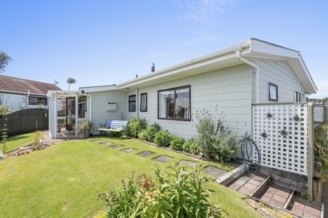 Photo of property in 5c Lindaver Grove, Merrilands, New Plymouth, 4312