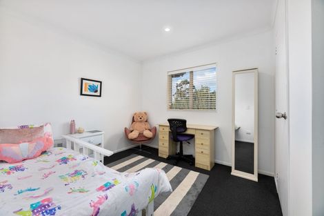 Photo of property in 13 Westglen Place, Ranui, Auckland, 0612