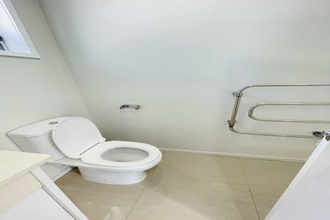 Photo of property in 16 Nan Place, Pakuranga Heights, Auckland, 2010