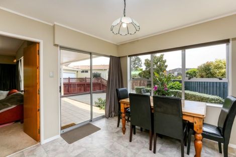 Photo of property in 18b John Guthrie Place, Merrilands, New Plymouth, 4312