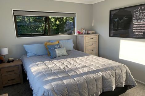 Photo of property in 30b Elliston Crescent, Stanmore Bay, Whangaparaoa, 0932