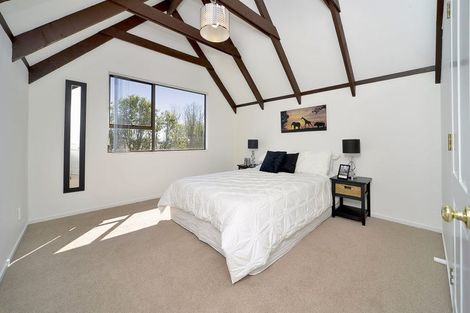 Photo of property in 32 Hollyford Drive, Clover Park, Auckland, 2105