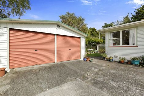 Photo of property in 32 Pempsey Street, Silverstream, Upper Hutt, 5019