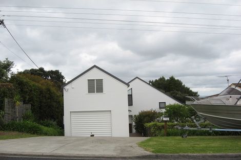 Photo of property in 1436 Whangaparaoa Road, Army Bay, Whangaparaoa, 0930