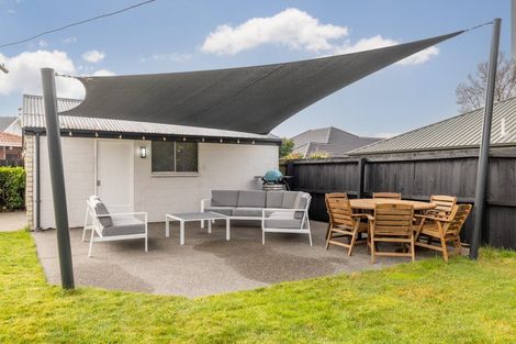 Photo of property in 10 Karnak Crescent, Russley, Christchurch, 8042