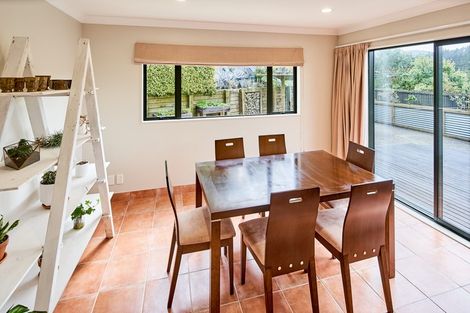 Photo of property in 3 Koukou Place, Normandale, Lower Hutt, 5010