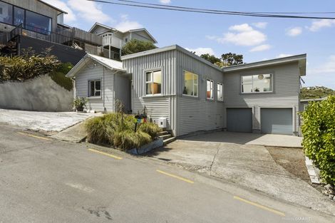 Photo of property in 6 Carlisle Street, Island Bay, Wellington, 6023