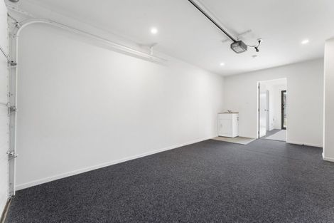 Photo of property in 4/113 Te Atatu Road, Te Atatu South, Auckland, 0610