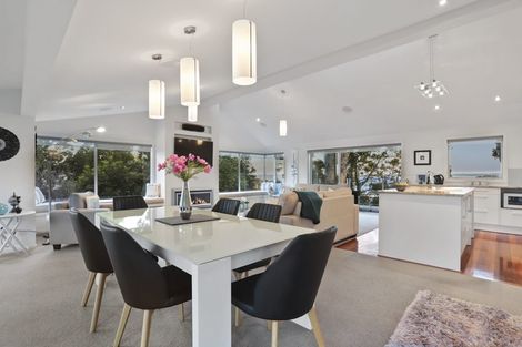 Photo of property in 9 Tinopai Road, Titirangi, Auckland, 0604