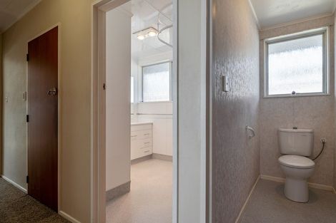 Photo of property in 26 Westmere Place, Takaro, Palmerston North, 4412