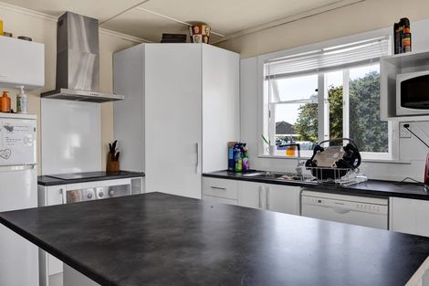 Photo of property in 8 Pacey Avenue, Hawera, 4610