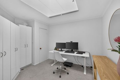 Photo of property in 1a Lismore Street, Strandon, New Plymouth, 4312