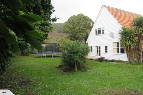 Photo of property in 404 Muritai Road, Eastbourne, Lower Hutt, 5013
