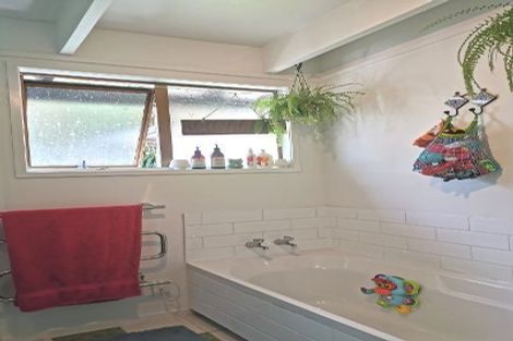 Photo of property in 2/11 Long Bay Drive, Torbay, Auckland, 0630