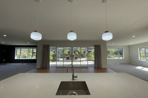 Photo of property in 37 Pohutukawa Drive, Eskdale, Napier, 4182