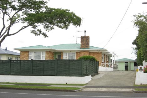 Photo of property in 155 Queen Street, Pukekohe, 2120