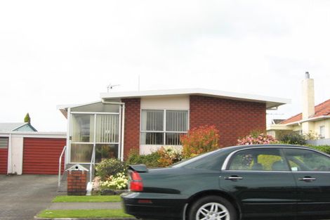 Photo of property in 17b Brown Street, Inglewood, 4330