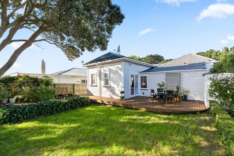 Photo of property in 56 Edinburgh Terrace, Berhampore, Wellington, 6023