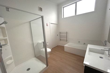 Photo of property in 16a Springdale Grove, Fitzherbert, Palmerston North, 4410