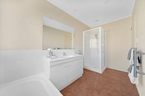 Photo of property in 1/15 Tolben Place, Golflands, Auckland, 2013