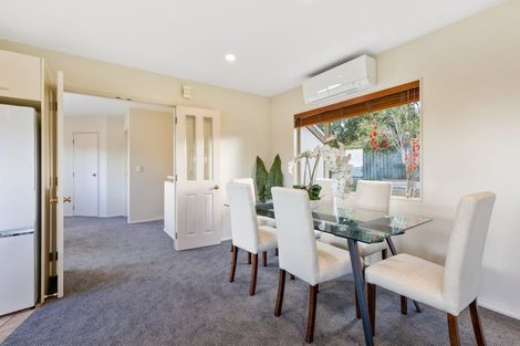 Photo of property in 2/23 Wairau Road, Forrest Hill, Auckland, 0627