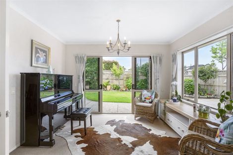 Photo of property in 10 William Woods Court, Flat Bush, Auckland, 2016