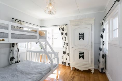 Photo of property in 11 Colenso Avenue, Hospital Hill, Napier, 4110