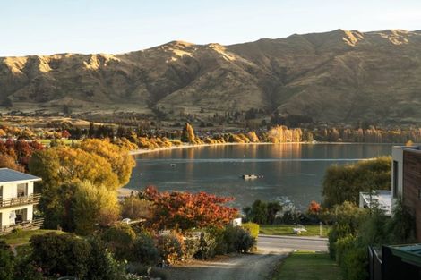 Photo of property in 35 Lakeside Road, Wanaka, 9305