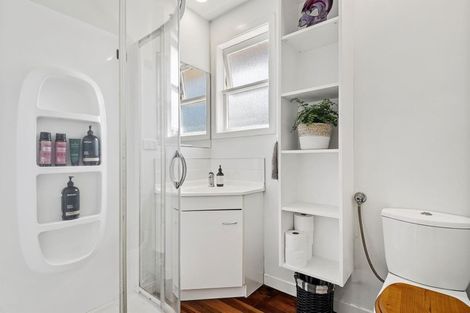 Photo of property in 18 Poto Street, Te Atatu South, Auckland, 0610