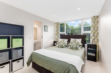 Photo of property in 5 Christina Grove, Normandale, Lower Hutt, 5010