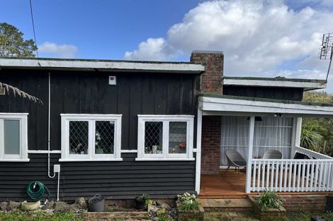 Photo of property in 14 Fairmount Road, Titirangi, Auckland, 0604