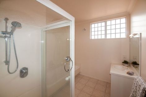 Photo of property in 4 Amesbury Drive, Churton Park, Wellington, 6037