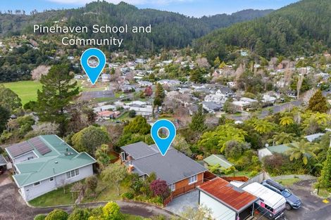 Photo of property in 51 Wyndham Road, Pinehaven, Upper Hutt, 5019