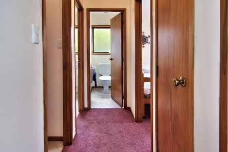 Photo of property in 2/12 Arahoe Road, New Lynn, Auckland, 0600