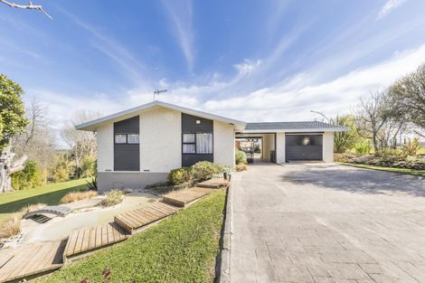 Photo of property in 61 Turitea Road, Fitzherbert, Palmerston North, 4472