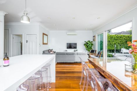 Photo of property in 16 Warwick Street, Morningside, Auckland, 1022